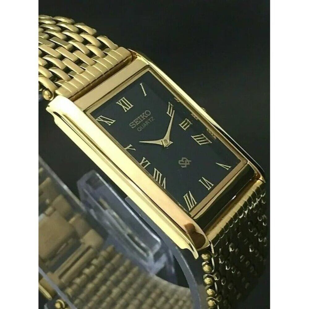 Vintage Style Seiko Quartz Mens Gold Watch & Black accents W/ Metal Strap - Picture 4 of 6